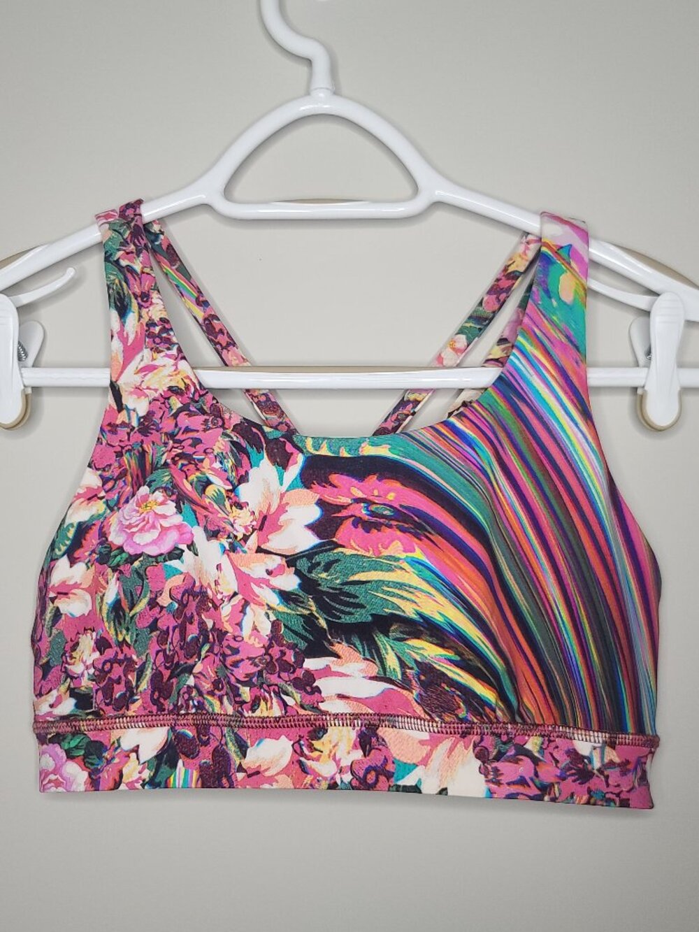 Lululemon Energy Bra Nulux Spectrum Size 6 *Matching Set available